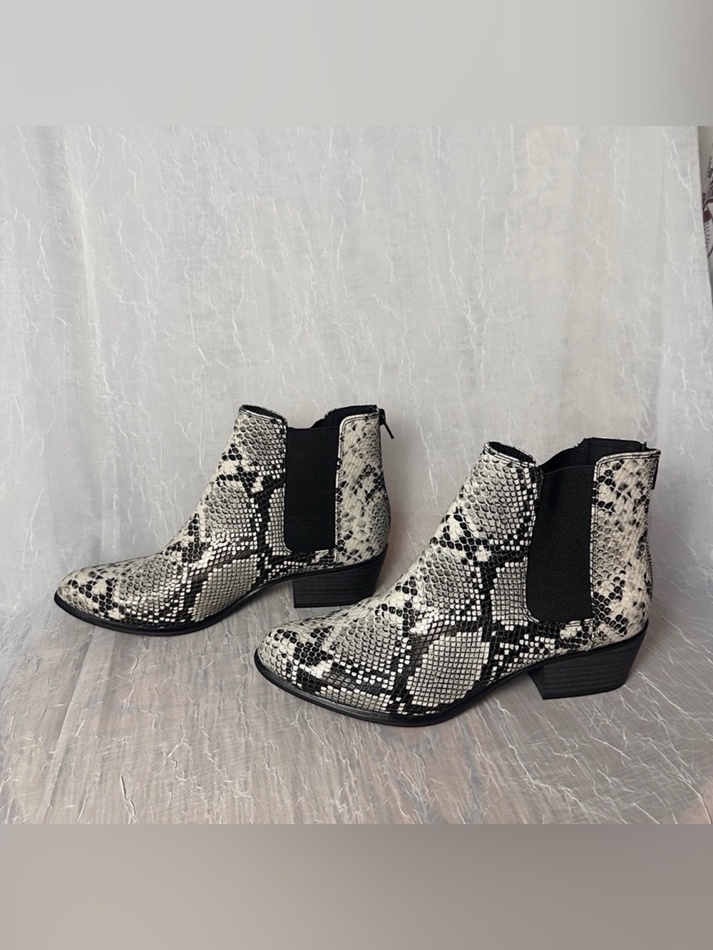 Esprit Women’s TYLEE Leather‎ Ankle Boots 8.5 Heeled Black White Snake Print NWT